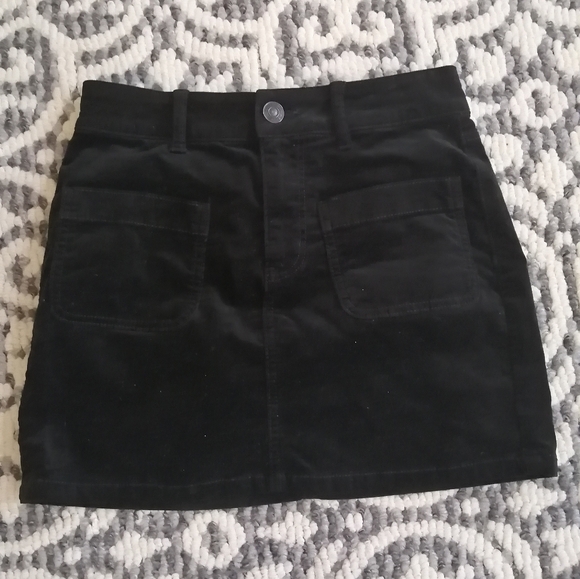 American Eagle Sz 0 Jet Black Velvet Miniskirt - Picture 3 of 4